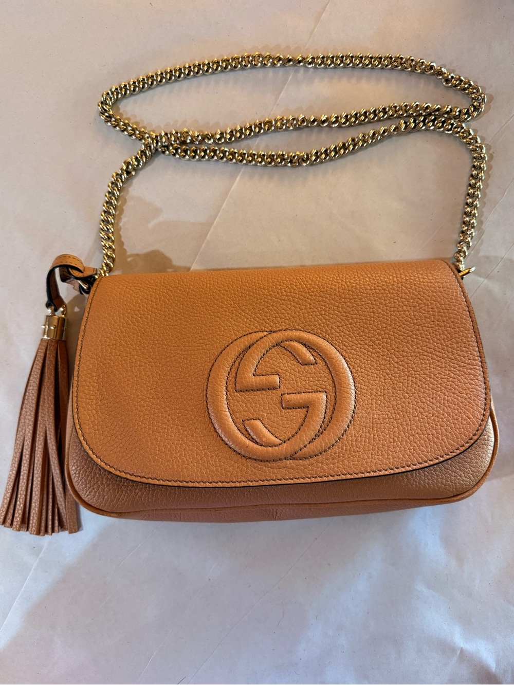 Authentic Gucci Pebbled Calfskin Medium SoHo Chain Flap CrossbodyTan